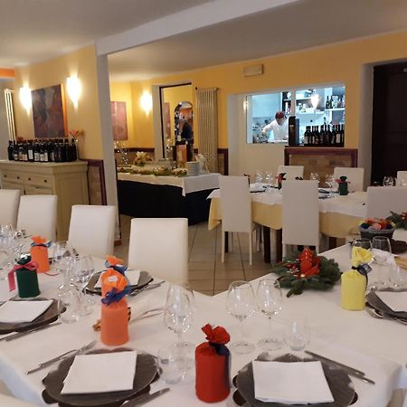 Locanda Della Luna Rossa Calosso Zewnętrze zdjęcie