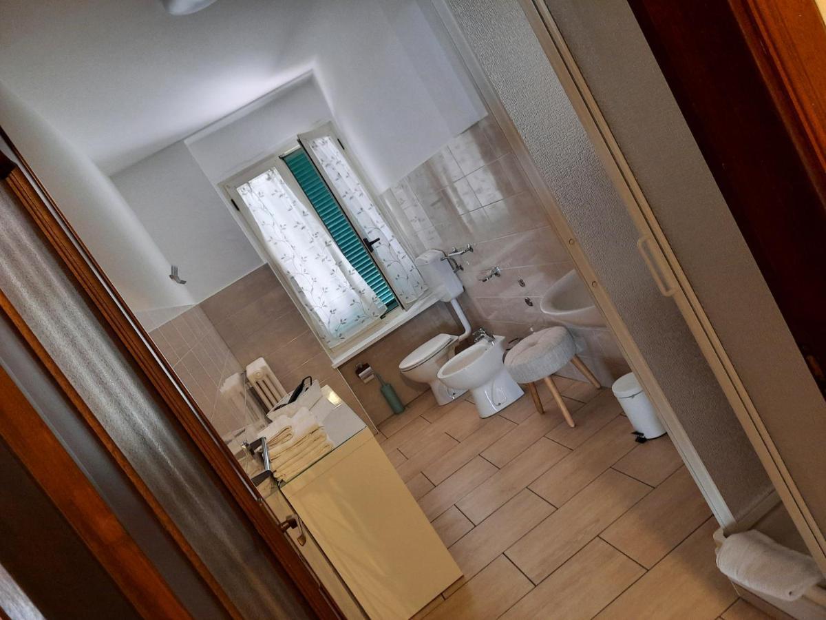Locanda Della Luna Rossa Calosso Zewnętrze zdjęcie