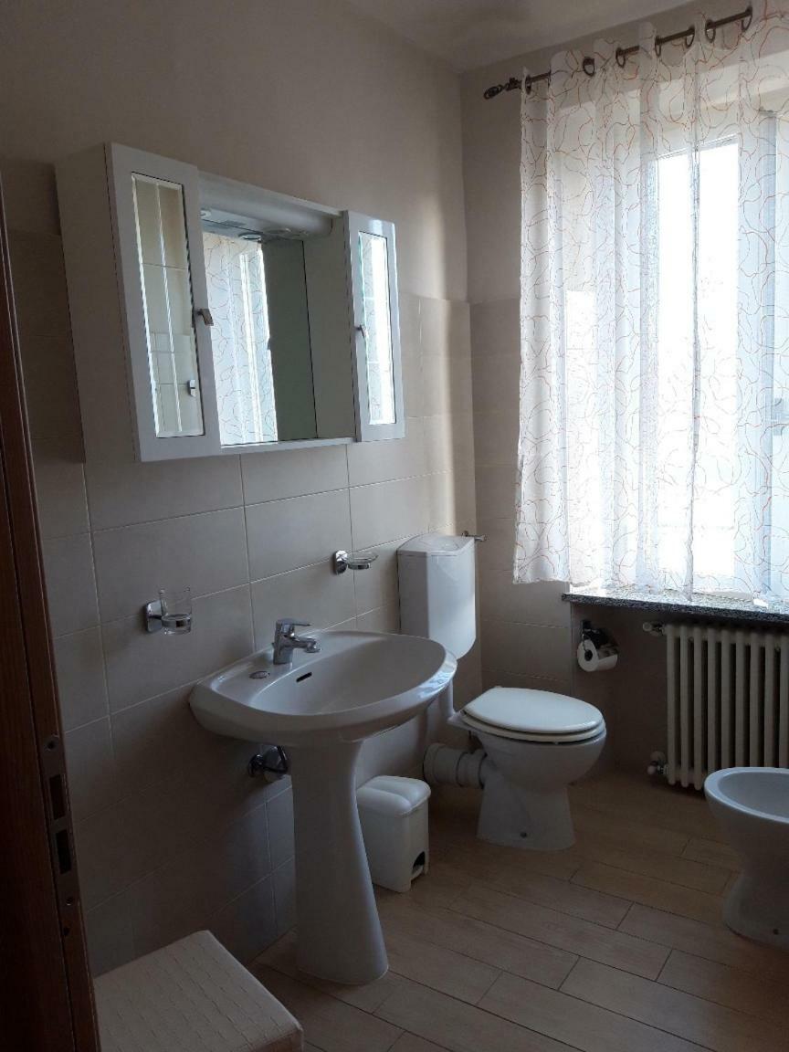 Locanda Della Luna Rossa Calosso Zewnętrze zdjęcie