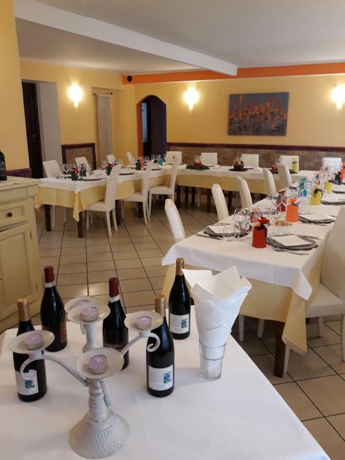 Locanda Della Luna Rossa Calosso Zewnętrze zdjęcie